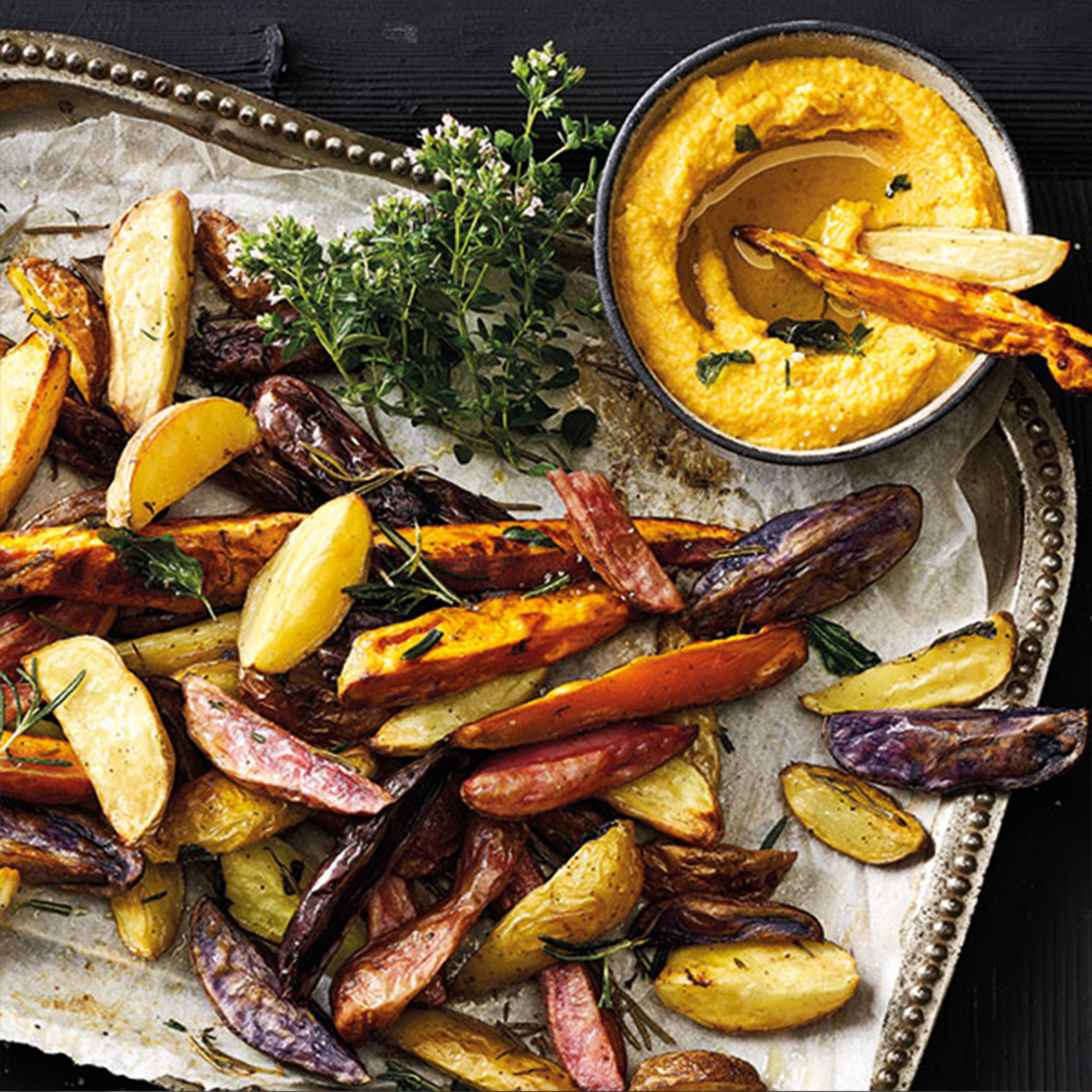 Linsehummus med ovnsstekte poteter